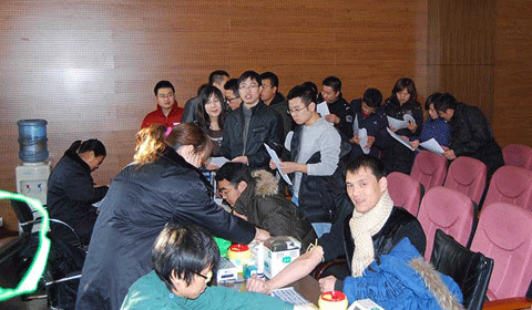 冬日暖阳暖人心——2009岁末杏耀平台员工献血纪实